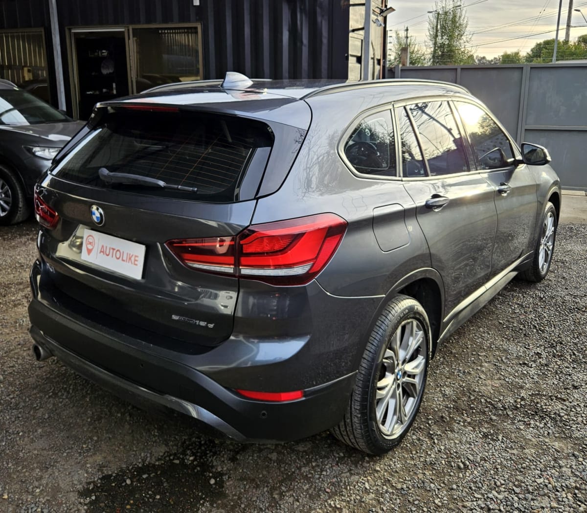 2022 BMW X1 SDrive Gris - Miniatura 4