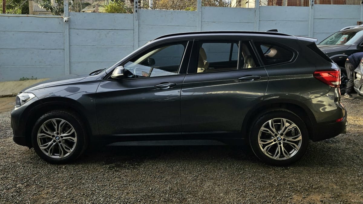 2022 BMW X1 SDrive Gris - Miniatura 8