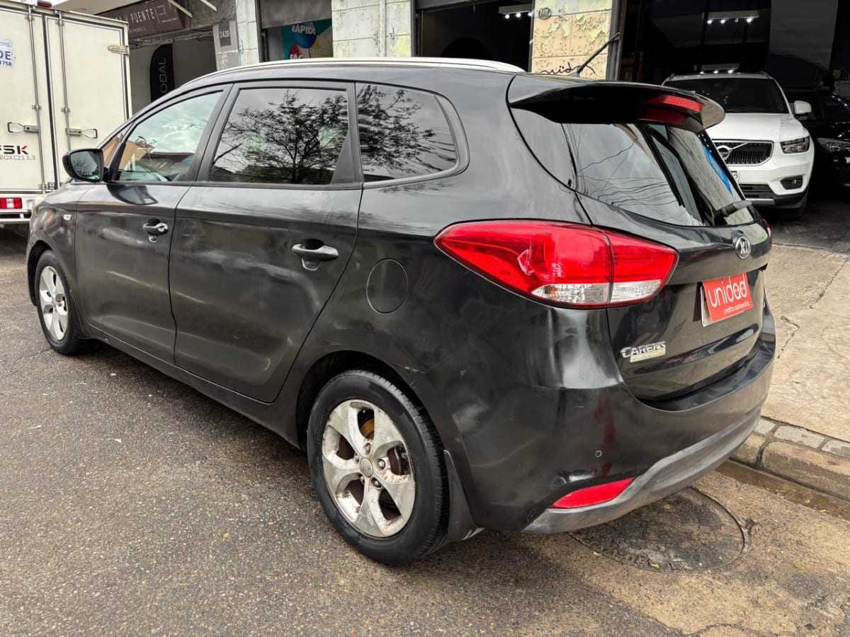 2016 Kia CARENS EX 3 C/ASI Negro - Miniatura 5