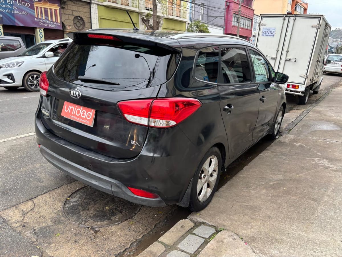 2016 Kia CARENS EX 3 C/ASI Negro - Miniatura 7