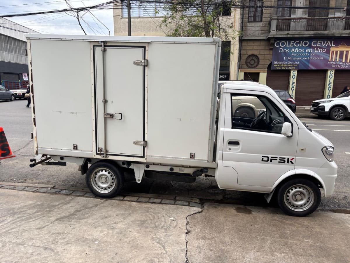 2024 DFSK CARGO BOX BLANCO - Miniatura 7