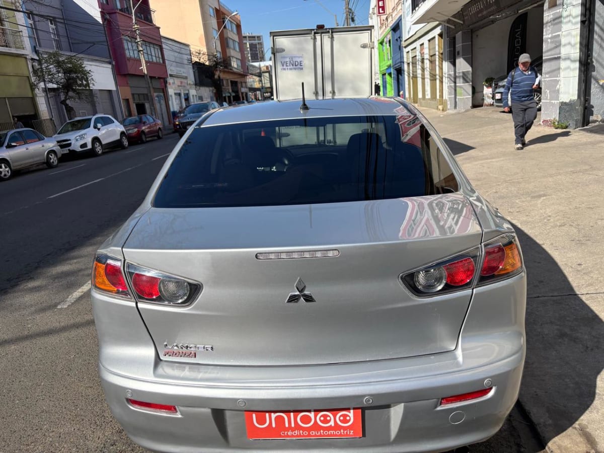 2018 MITSUBISHI LANCER 1.8 AUTOMATICO Plata - Miniatura 5