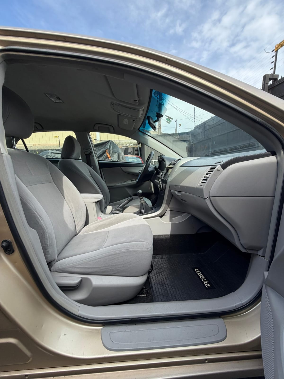 2011 TOYOTA COROLLA XLI Beige - Miniatura 8