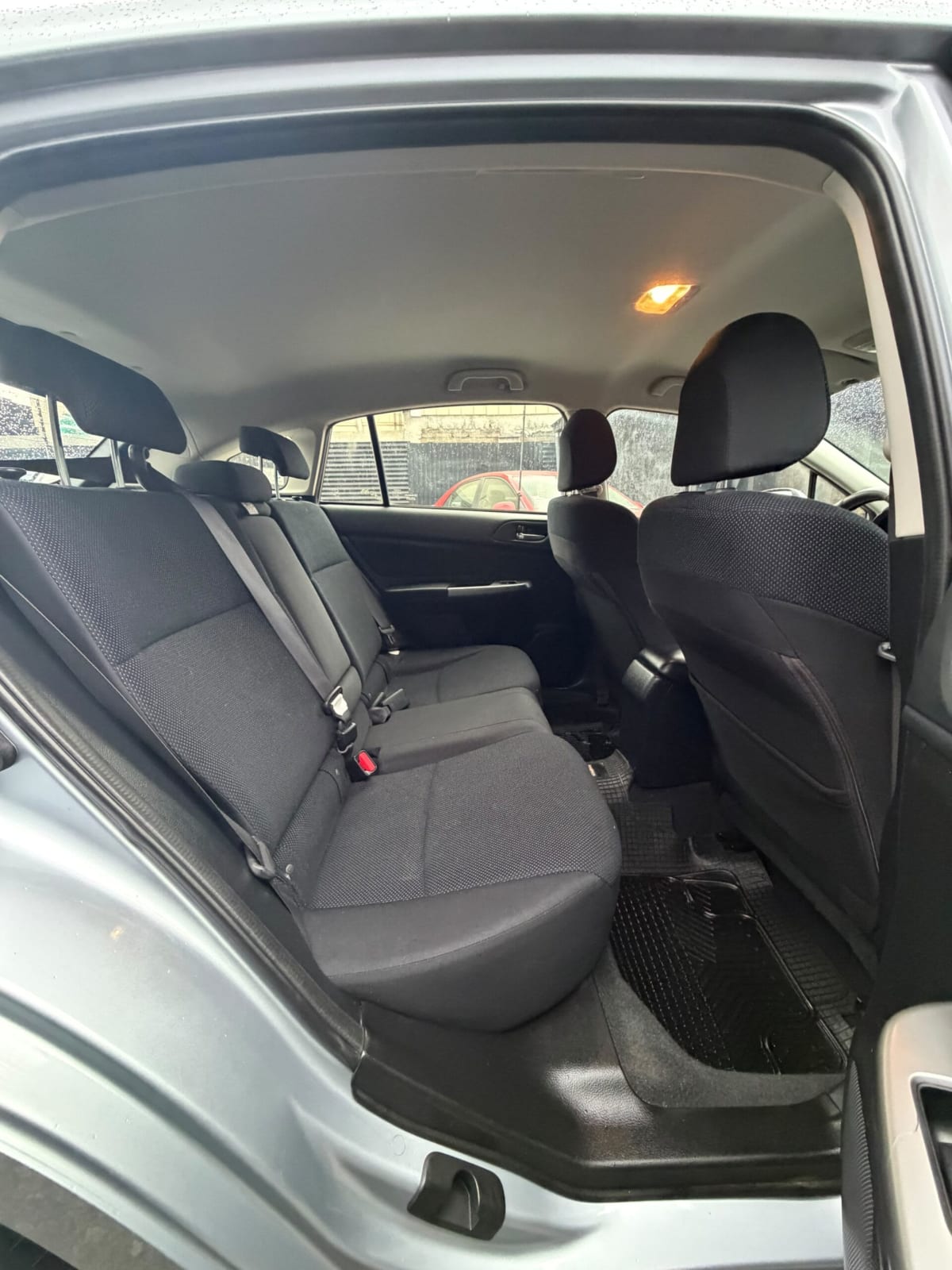2017 SUBARÚ IMPREZA 2.0 Gris - Miniatura 7
