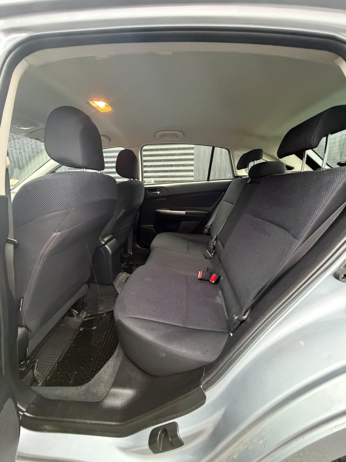 2017 SUBARÚ IMPREZA 2.0 Gris - Miniatura 10