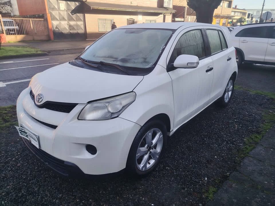 2012 Toyota Urban Cruiser Blanco - Imagen 1