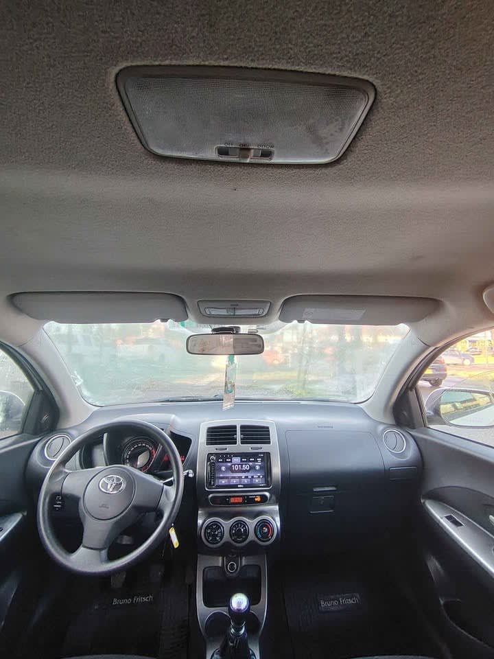 2012 Toyota Urban Cruiser Blanco - Miniatura 4