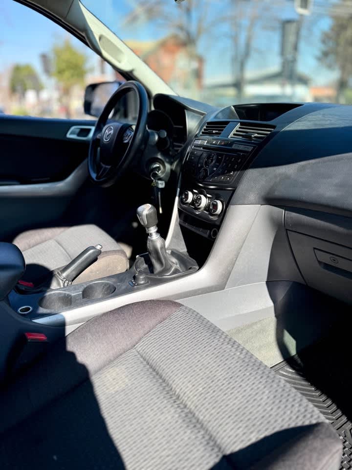 2022 Mazda BT-50 4x4 Blanco - Miniatura 2