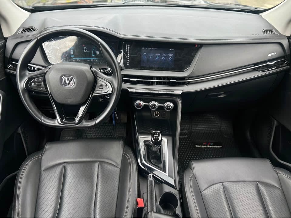 2023 Changan CS15 HB Negro - Miniatura 4