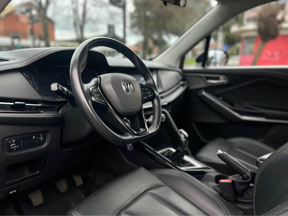 2023 Changan CS15 HB Negro - Miniatura 5