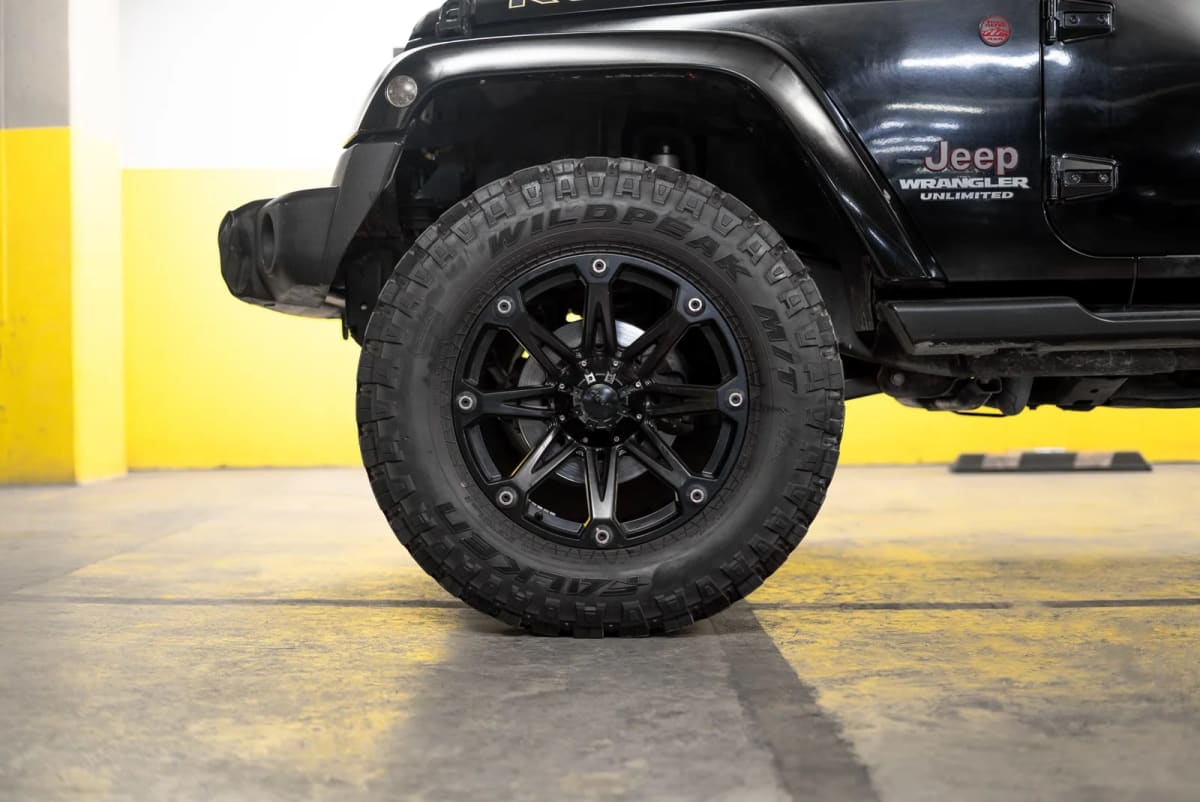 2014 Jeep Wrangler Unlimited Negro - Miniatura 2