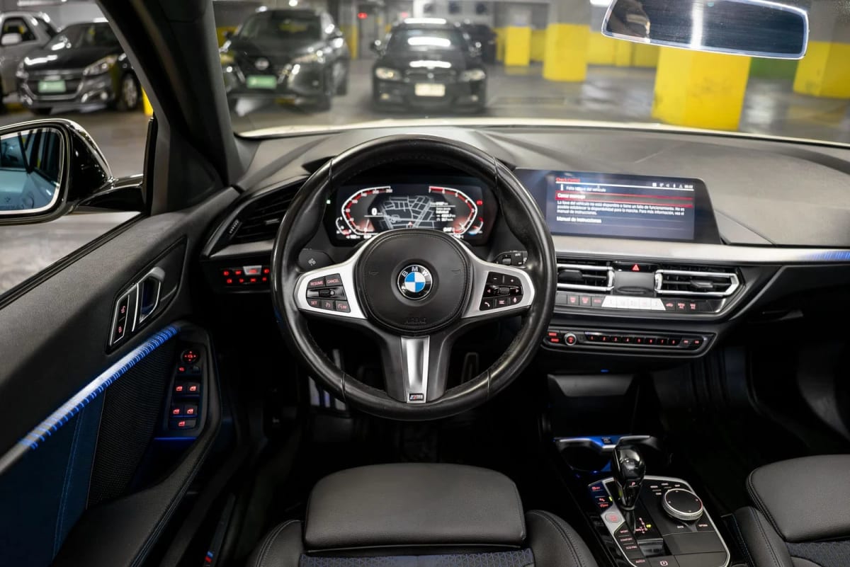 2021 BMW 118i 1.5 Blanco - Miniatura 3