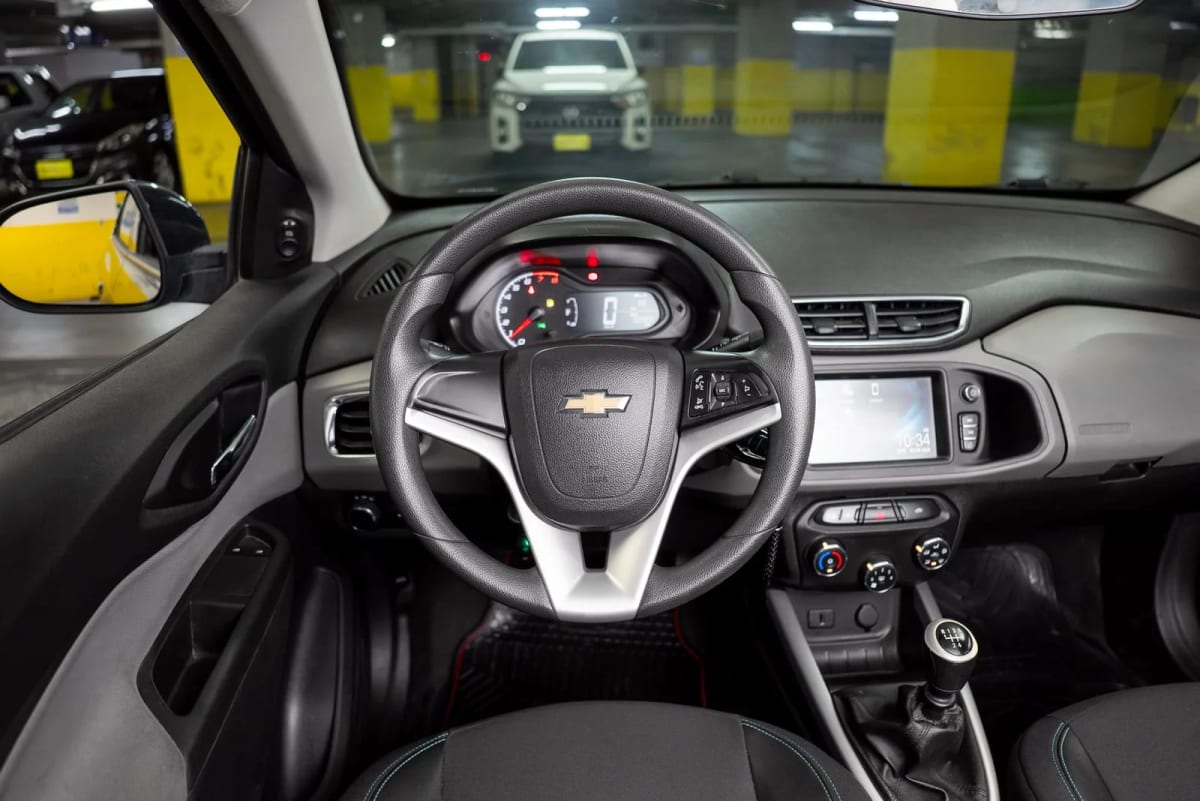 2020 Chevrolet Onix 1.4 Gris - Miniatura 3