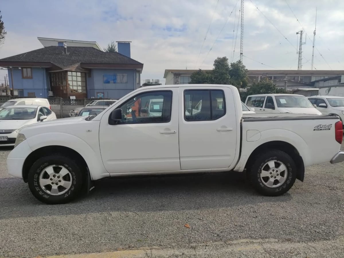 2012 Nissan Navara 2.5 Blanco - Miniatura 3