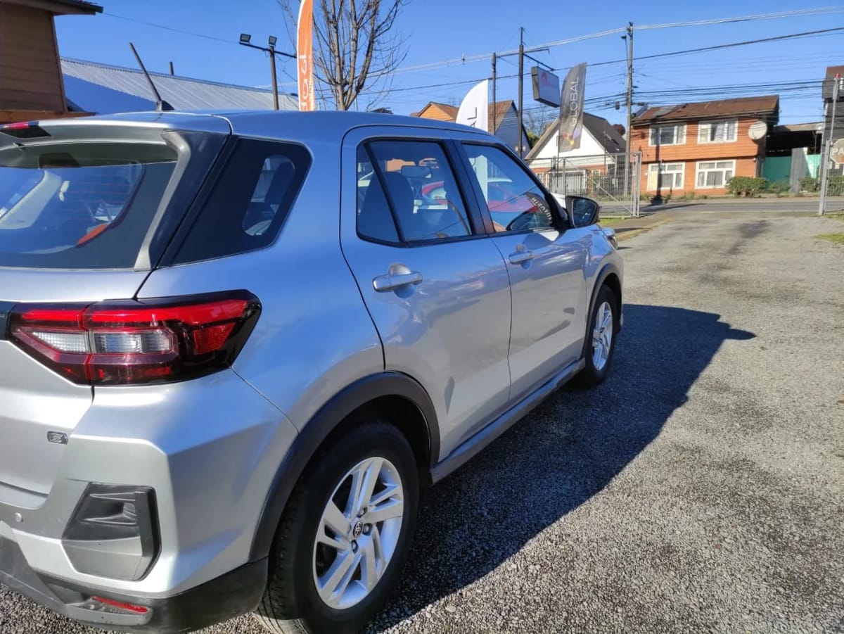 2022 Toyota Raize 1.2 Plata - Miniatura 4