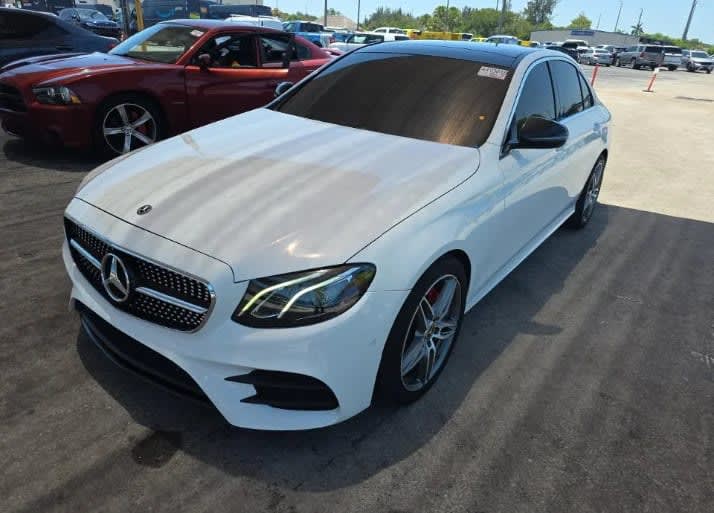 2017 Mercedes-Benz E 300 Sport Blanco - Miniatura 2