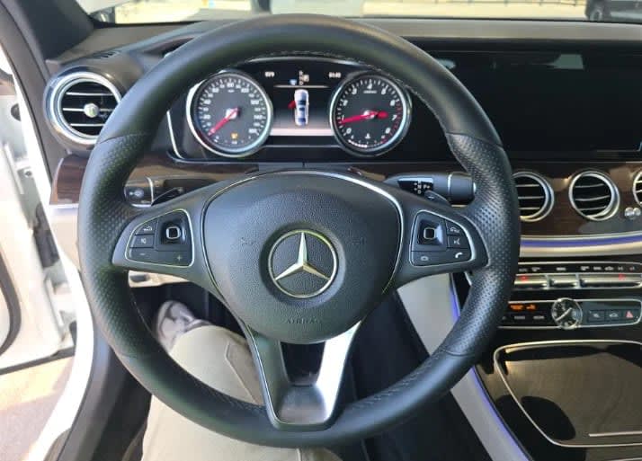 2017 Mercedes-Benz E 300 Sport Blanco - Miniatura 8