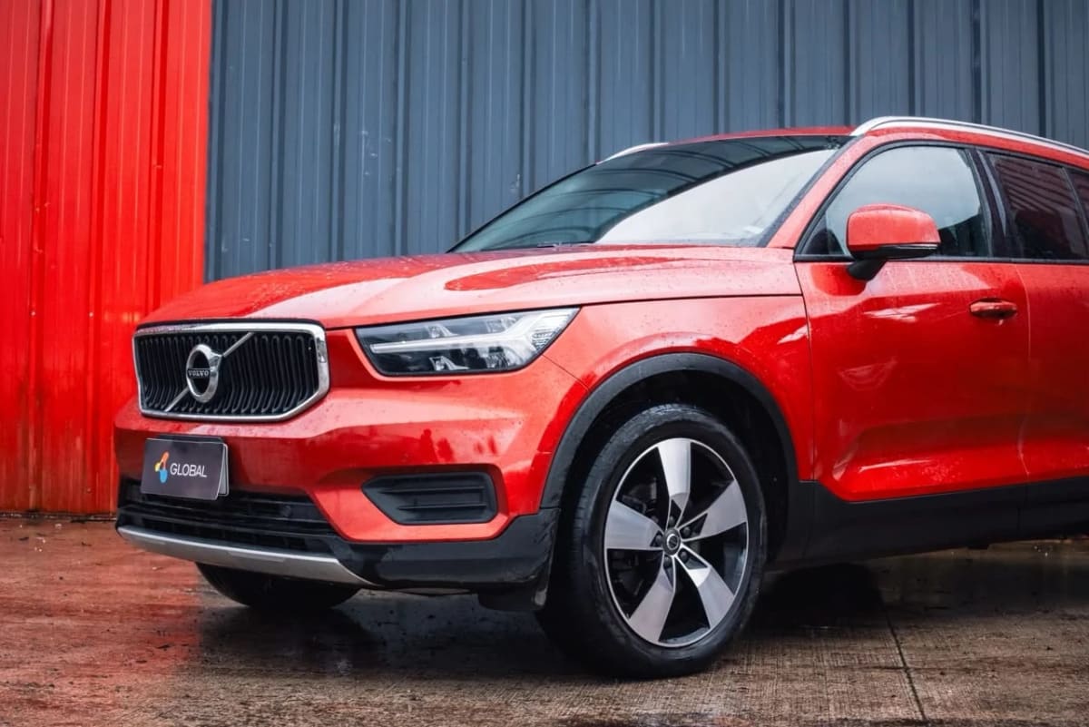 2022 Volvo XC40 - Miniatura 2