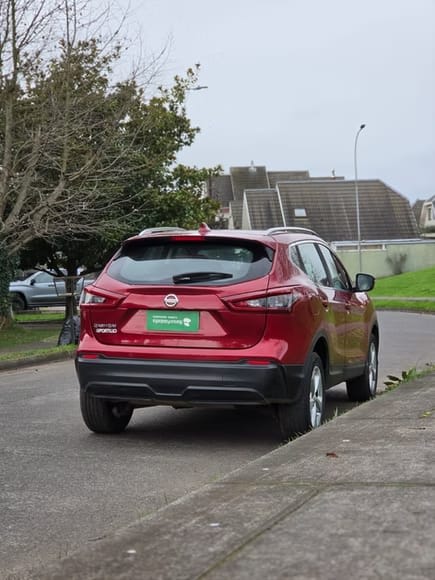 2021 Nissan Qashqai Sense Rojo - Miniatura 10