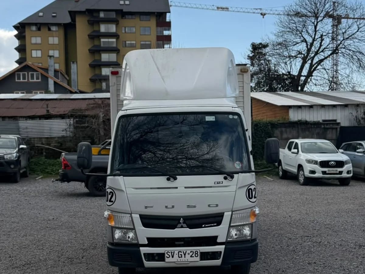 2023 Mitsubishi fuso canter 613 3.0L Blanco - Miniatura 4