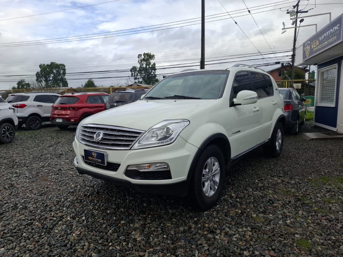 2016 SsangYong Rexton Rojo - Imagen 1
