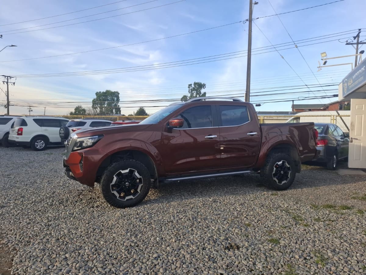 2021 Nissan Navara Roja - Miniatura 4