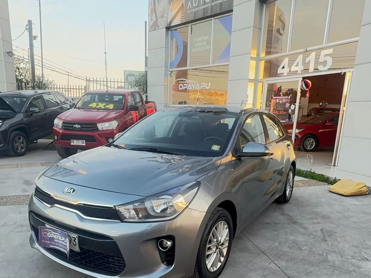 2021 Kia Rio 5 EX Gris - Miniatura 3