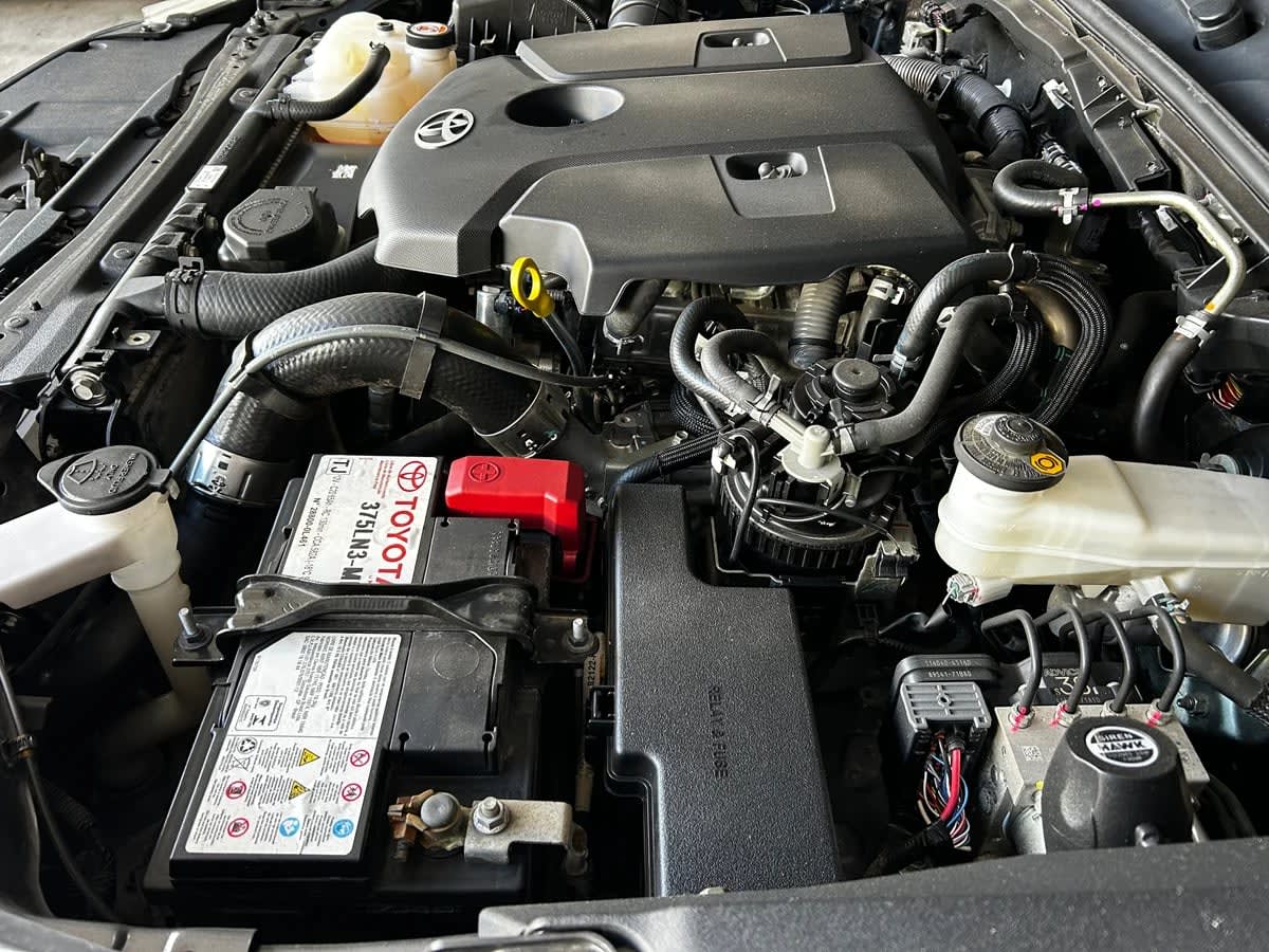 2022 Toyota Hilux DX Gris - Miniatura 7