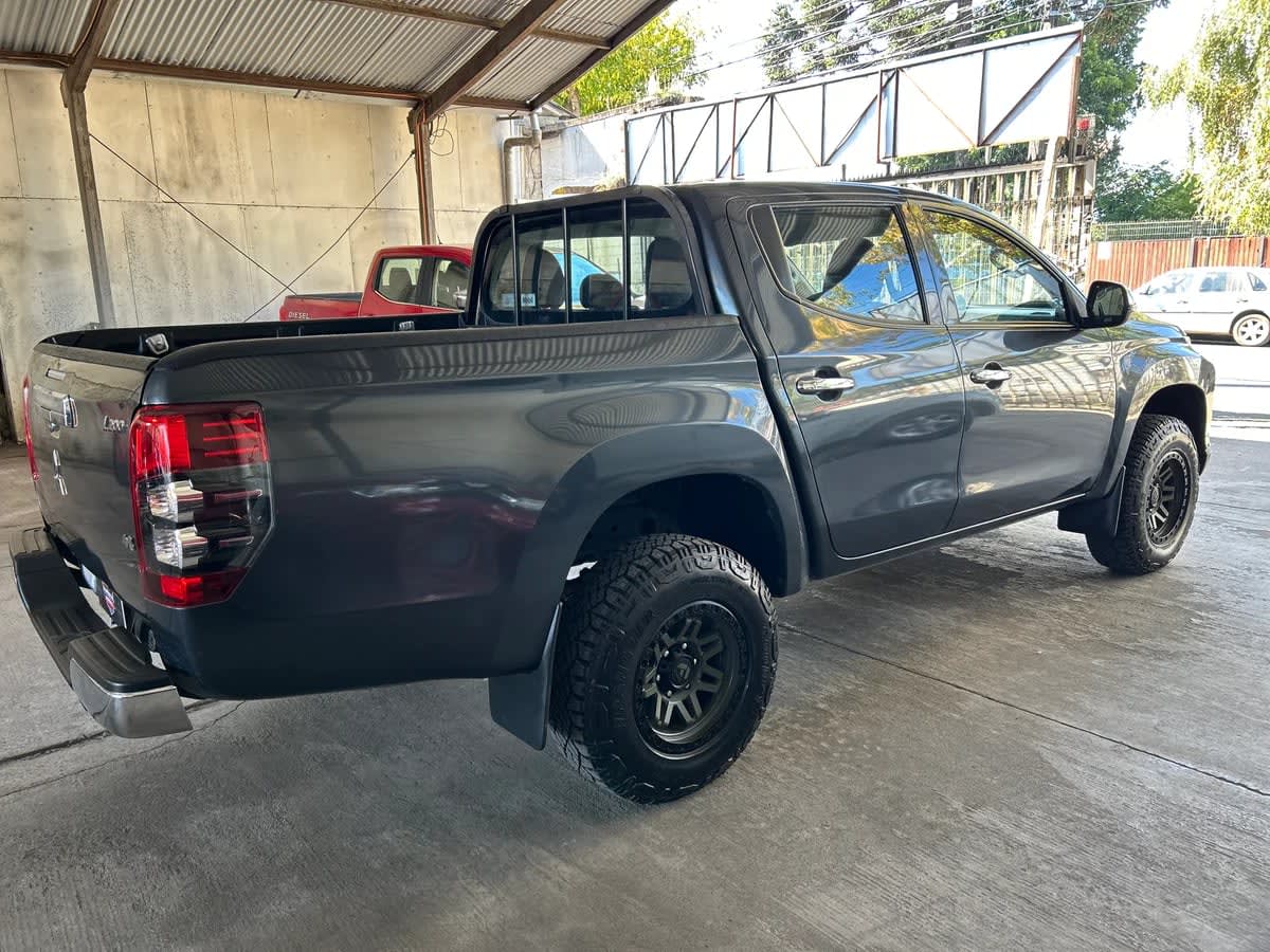 2022 Mitsubishi L200 2.4 Gris - Miniatura 5