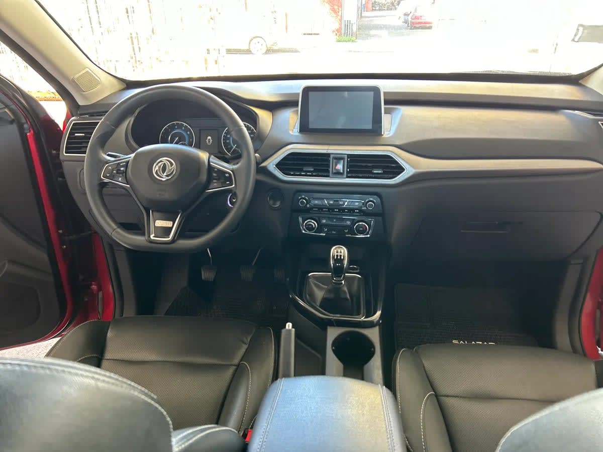 2022 Dongfeng 560 Rojo - Miniatura 8