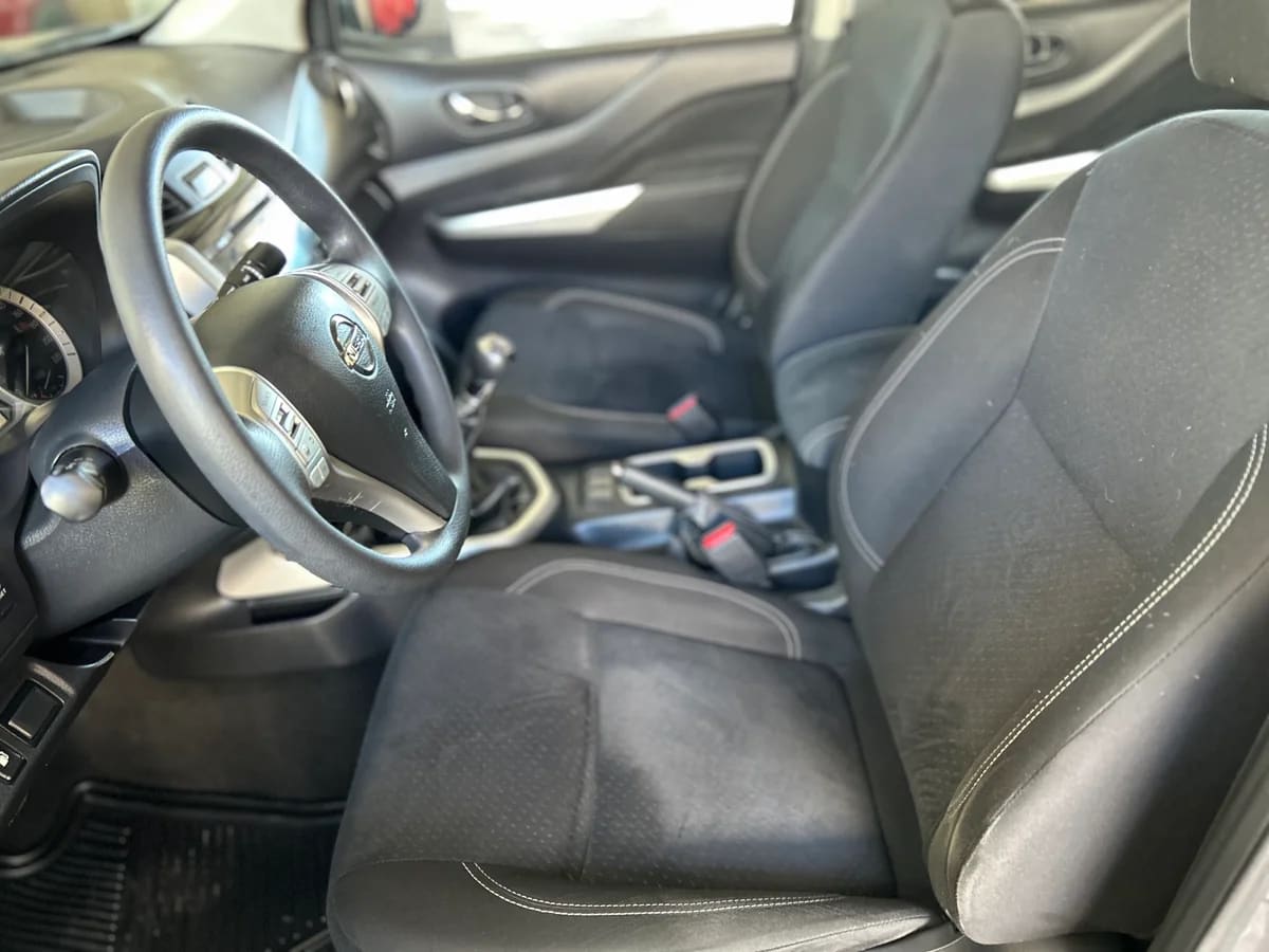 2020 Nissan NAVARA NP300 Gris - Miniatura 10