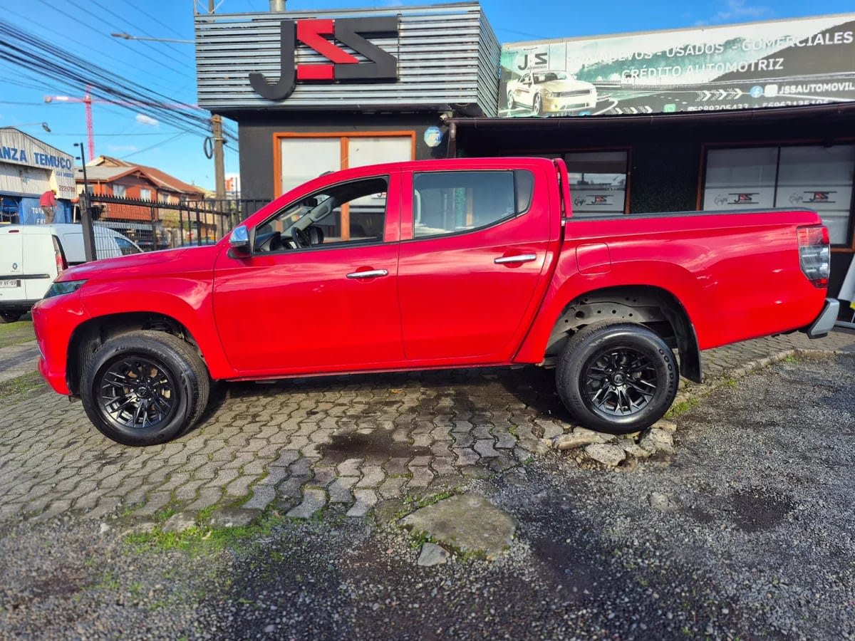 2022 Mitsubishi L200 2.4 Rojo - Miniatura 9