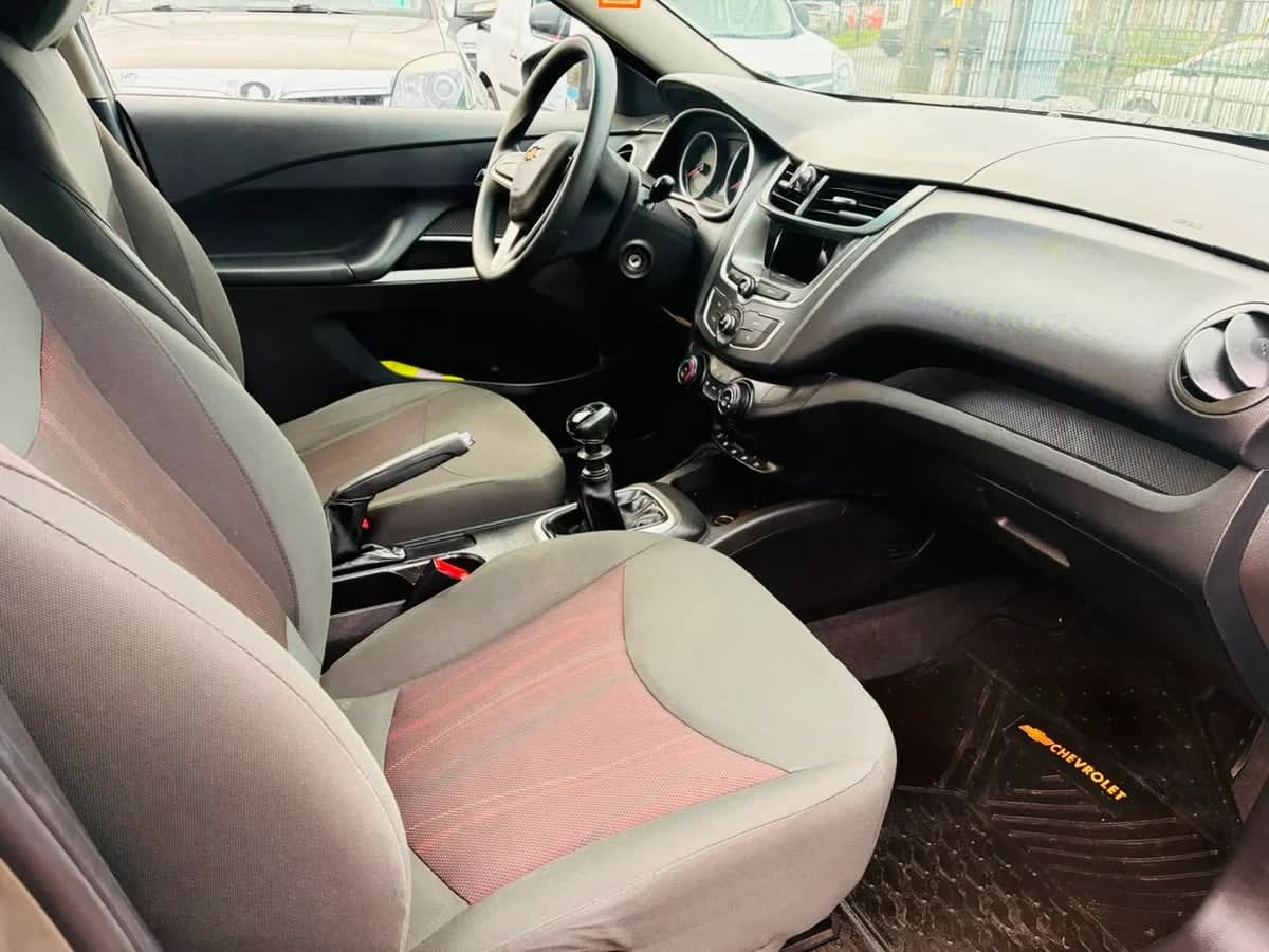 2020 Chevrolet Sail 1.5 Gris - Miniatura 7