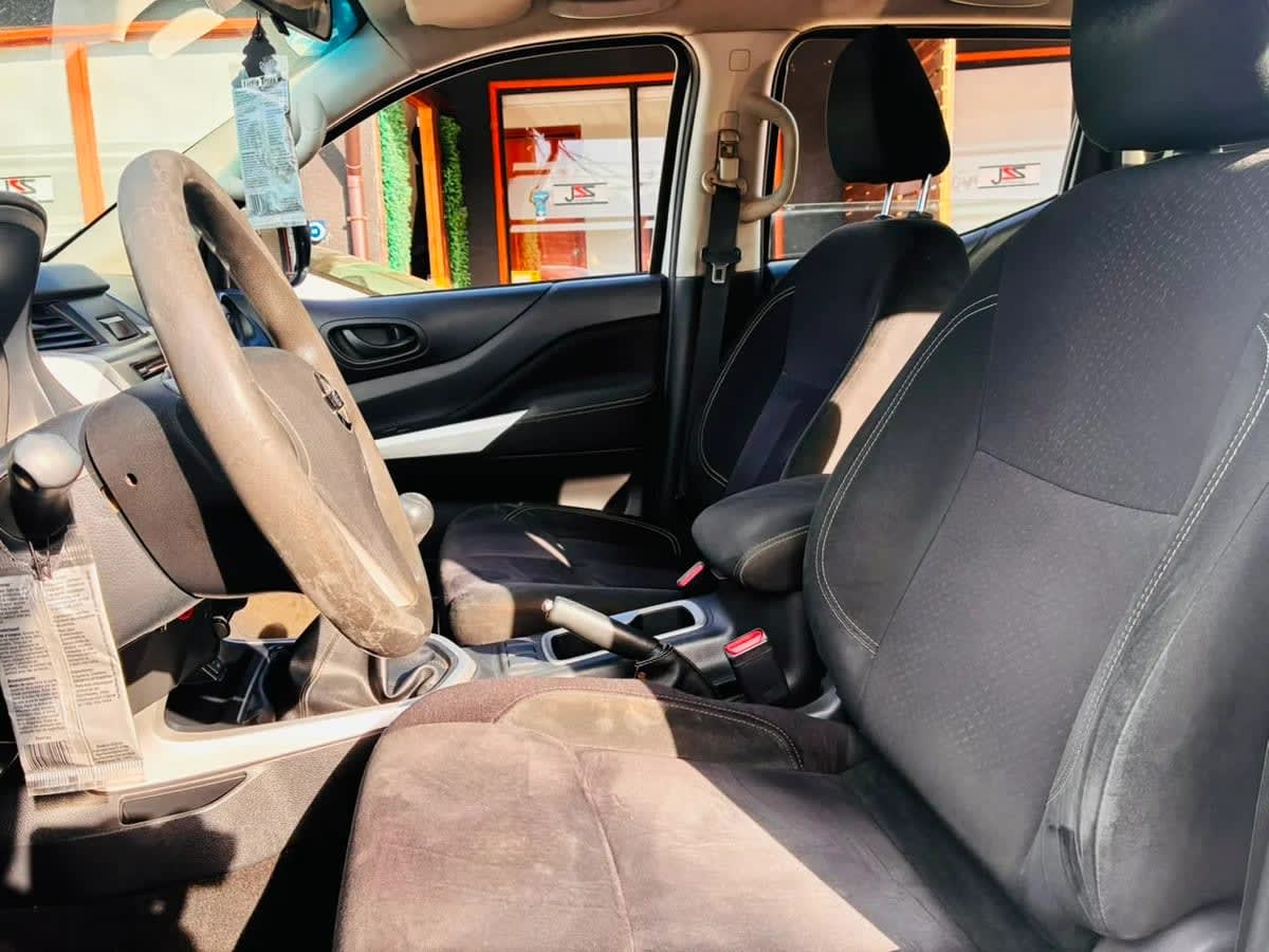 2018 NISSAN Np300 2.3 - Miniatura 3