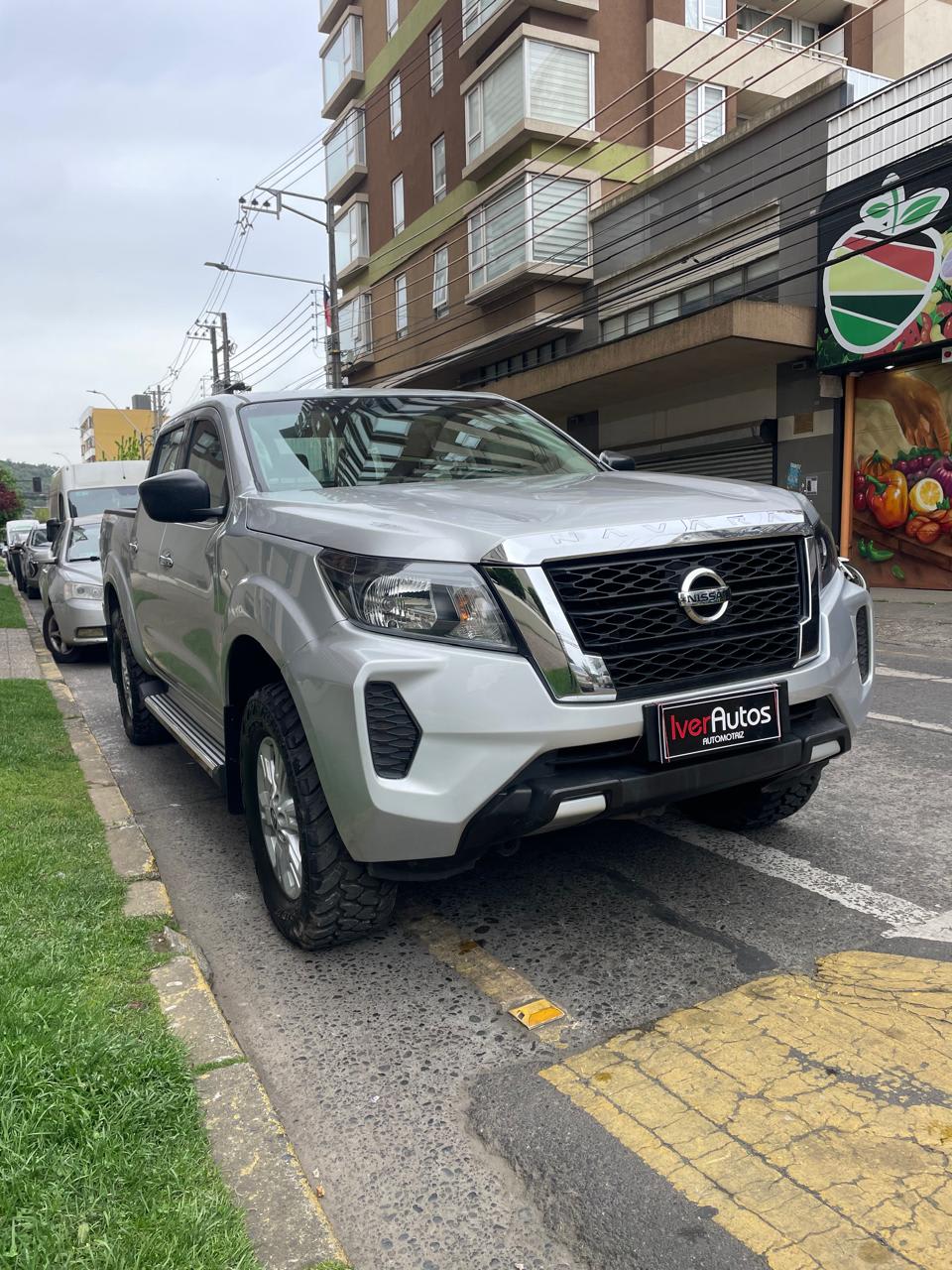 2021 Nissan Navara D CAB Plata - Imagen 1