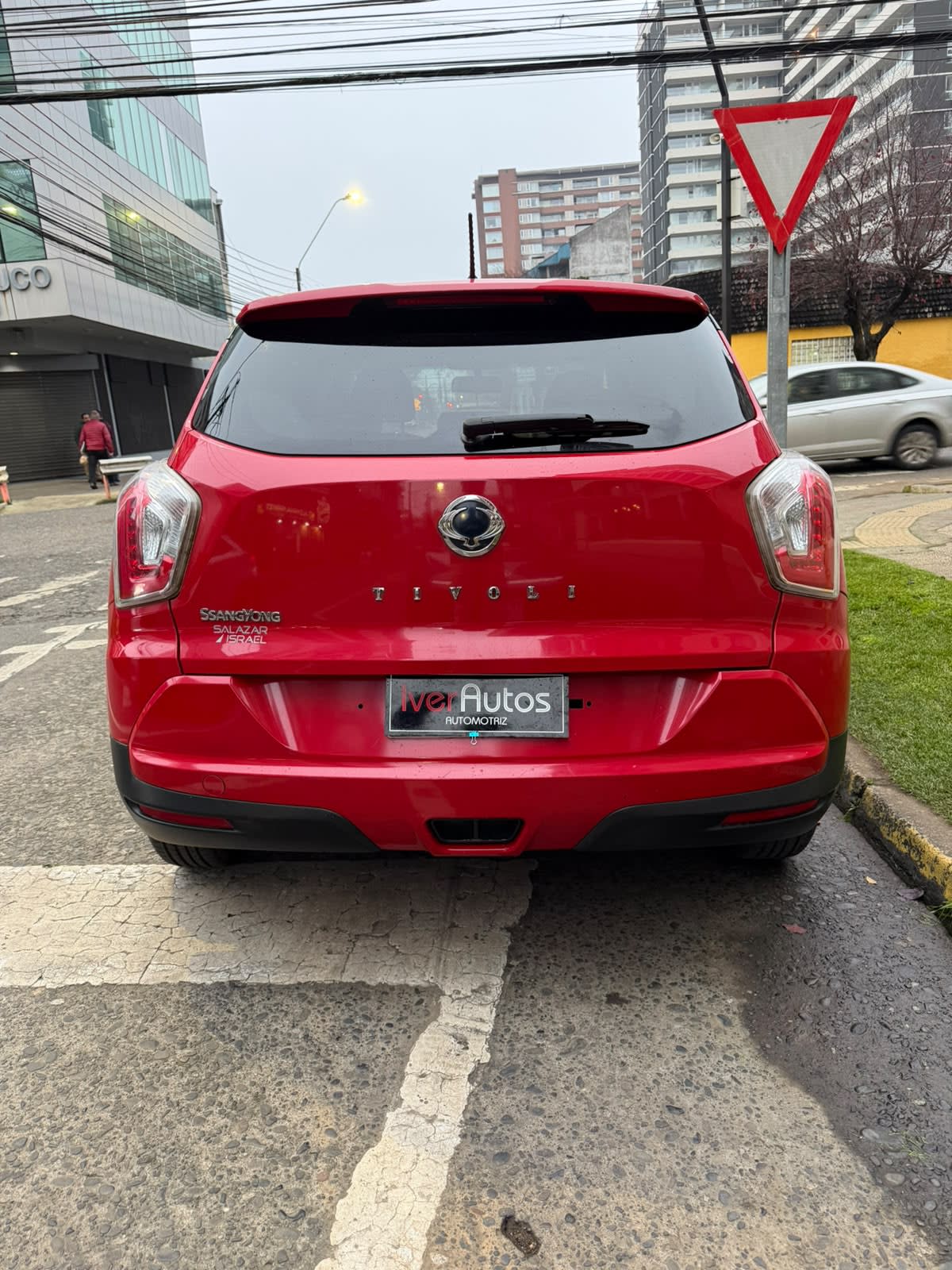 2017 SsangYong Tivoli Diesel Rojo - Miniatura 4