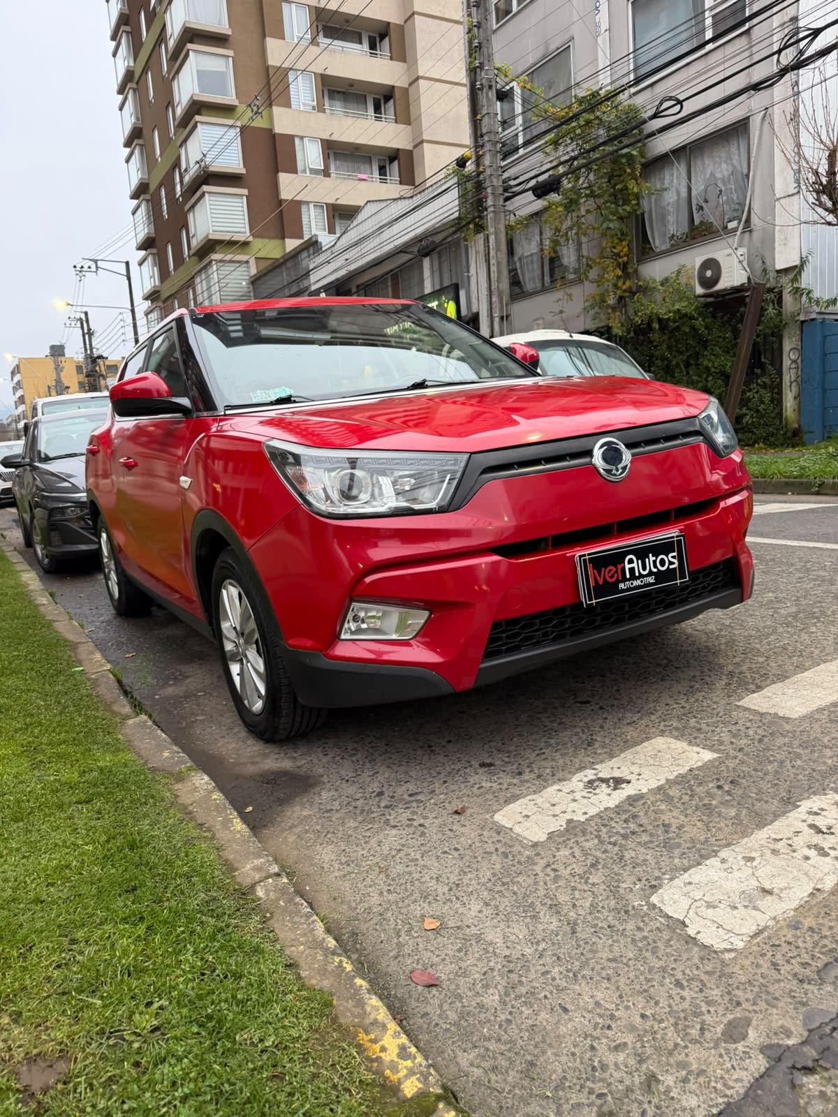 2017 SsangYong Tivoli Diesel Rojo - Miniatura 9