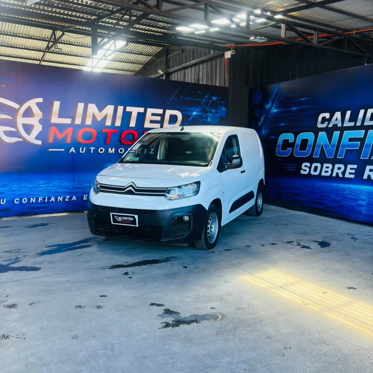 2022 Citroën BERLINGO K9 1.6 K9 - Imagen 1