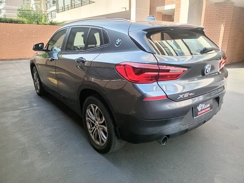 2021 BMW X2 SDRIVE Gris - Miniatura 2