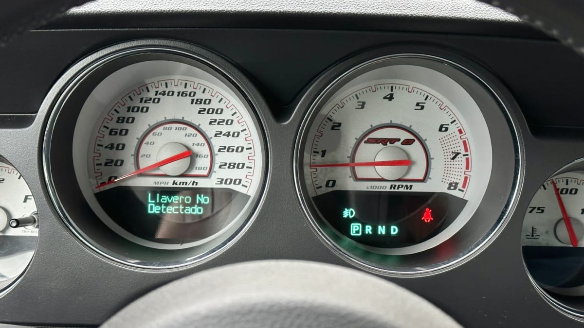 2013 Dodge Challenger SRT8 - Miniatura 2