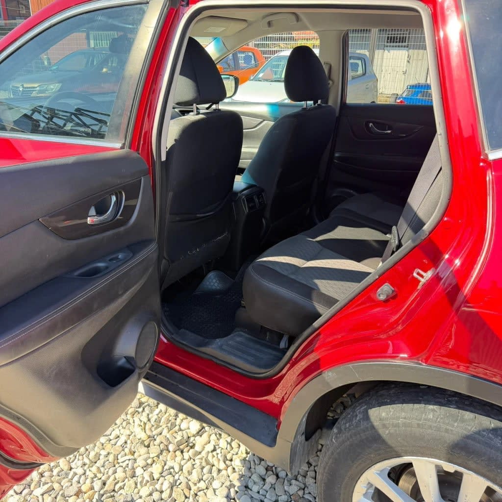 2019 Nissan X-Trail Rojo - Miniatura 9