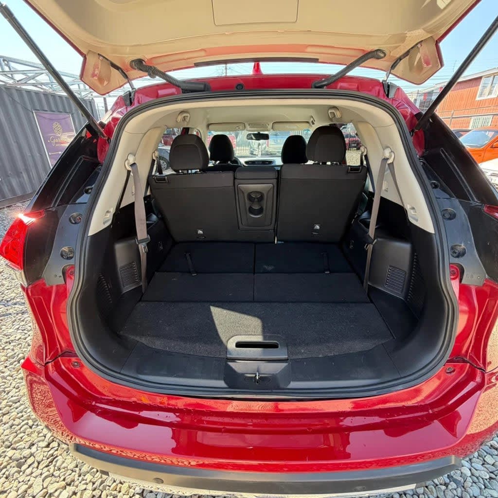 2019 Nissan X-Trail Rojo - Miniatura 10