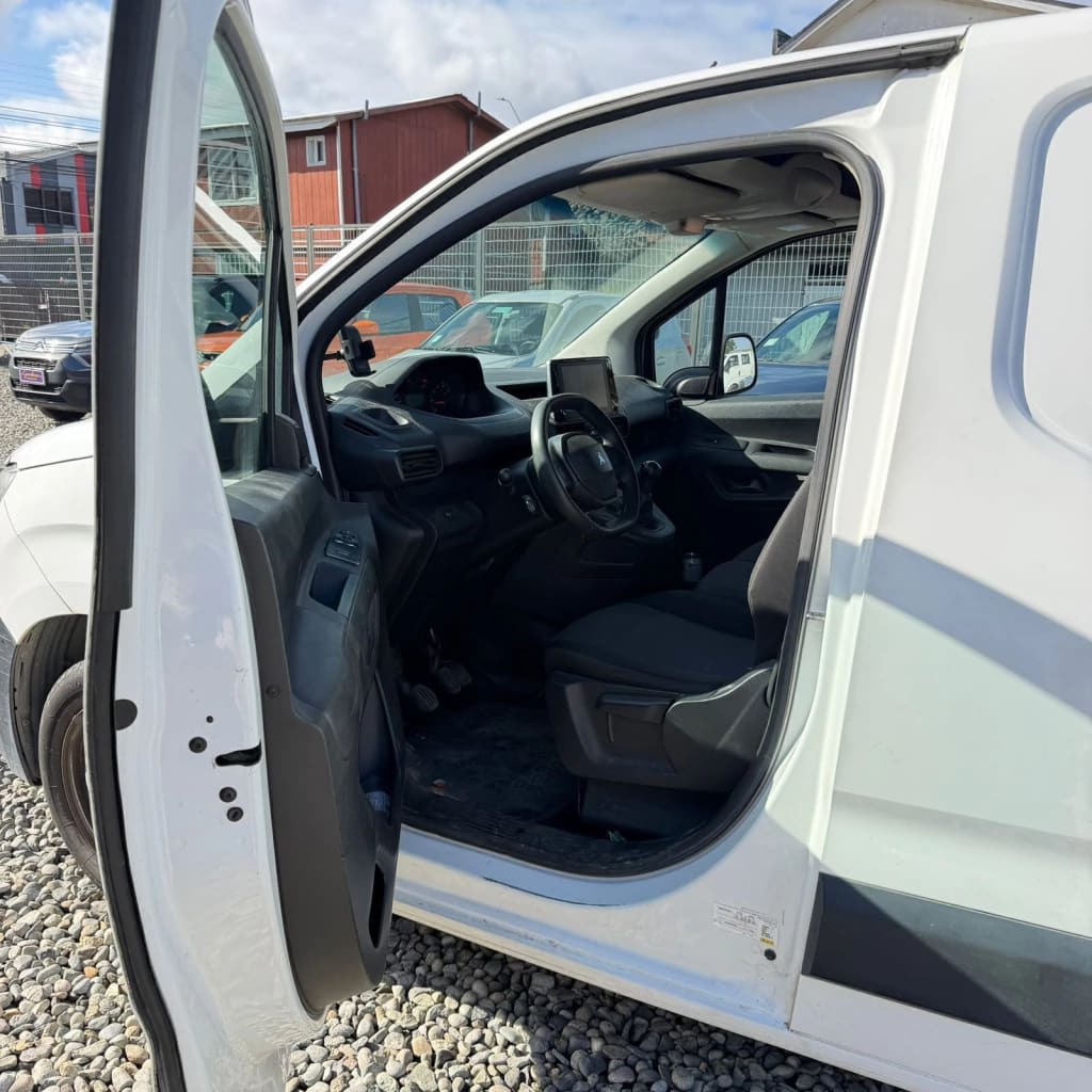 2022 Peugeot Partner - Miniatura 9