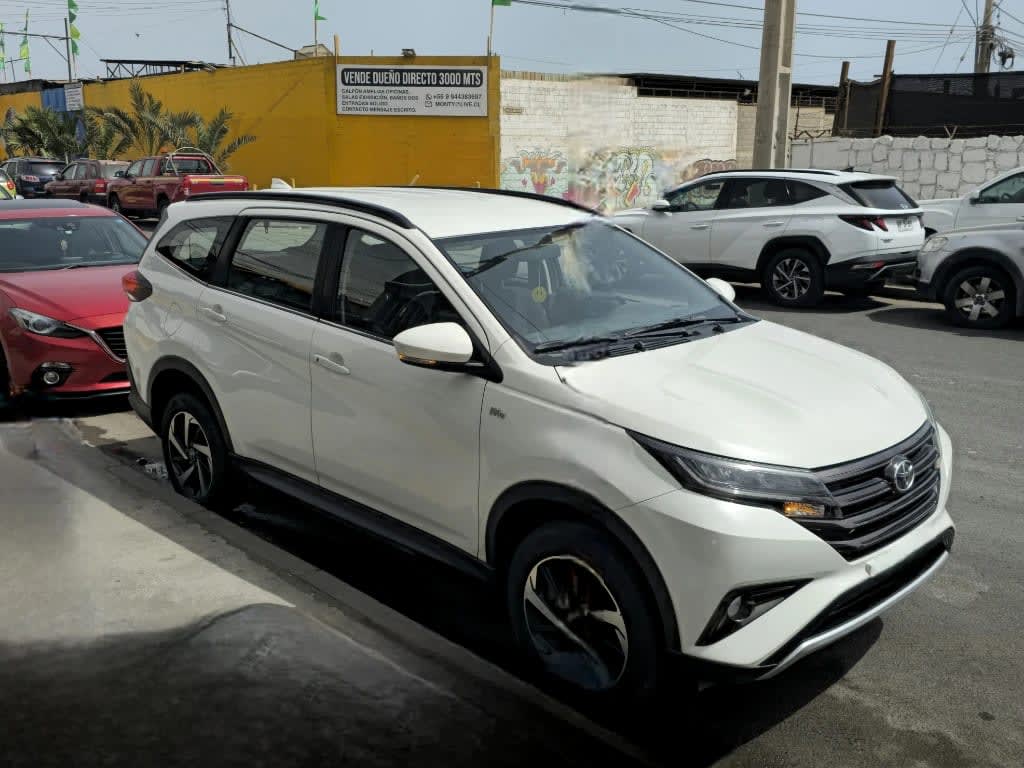 2023 Toyota Rush 1.5 Blanco - Miniatura 3