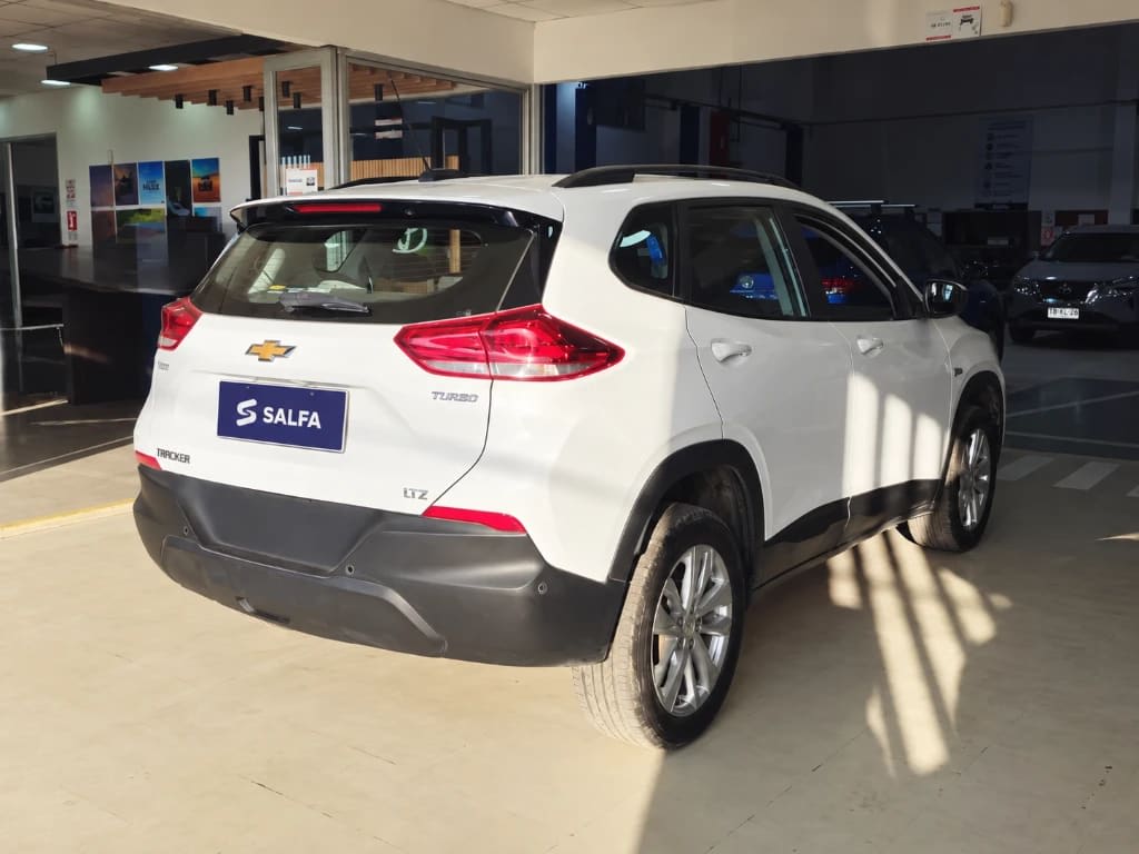 2022 Chevrolet Tracker 1.2T Blanco - Miniatura 5