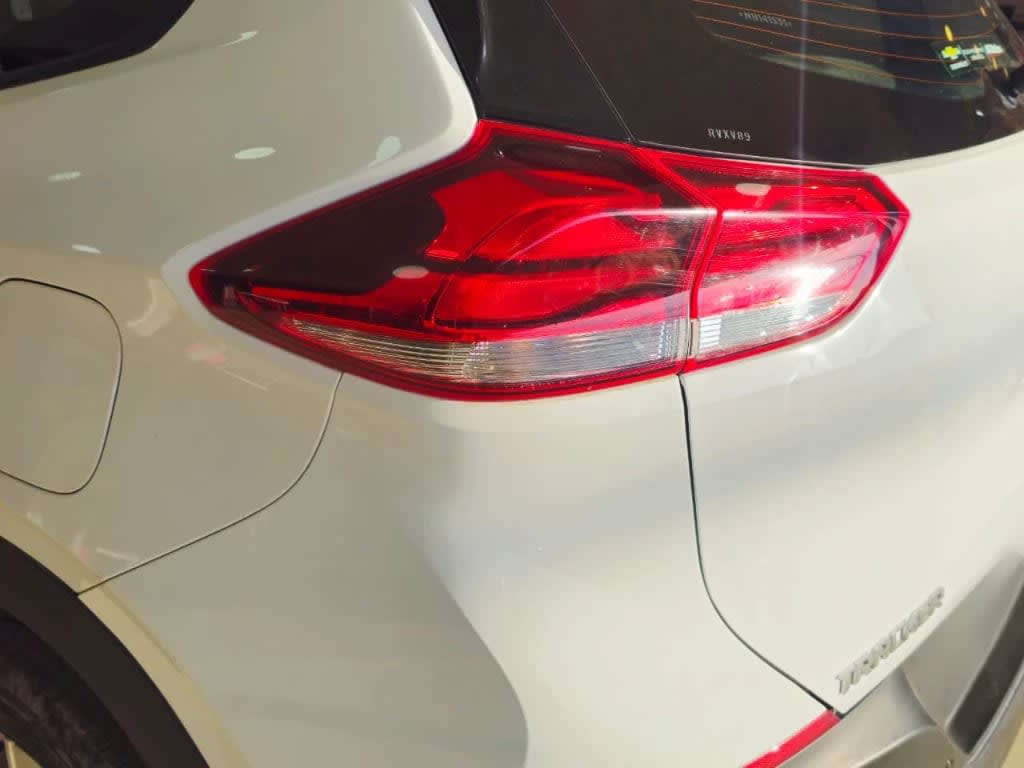 2022 Chevrolet Tracker 1.2T Blanco - Miniatura 10
