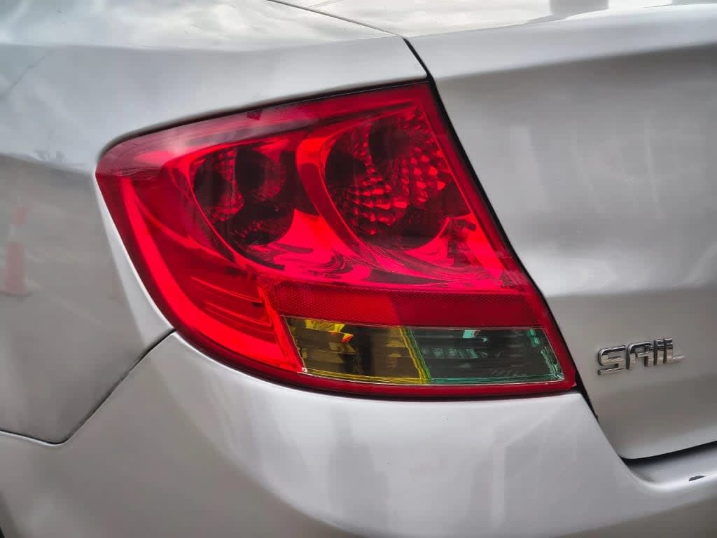 2012 Chevrolet Sail 1.4 Plata - Miniatura 9