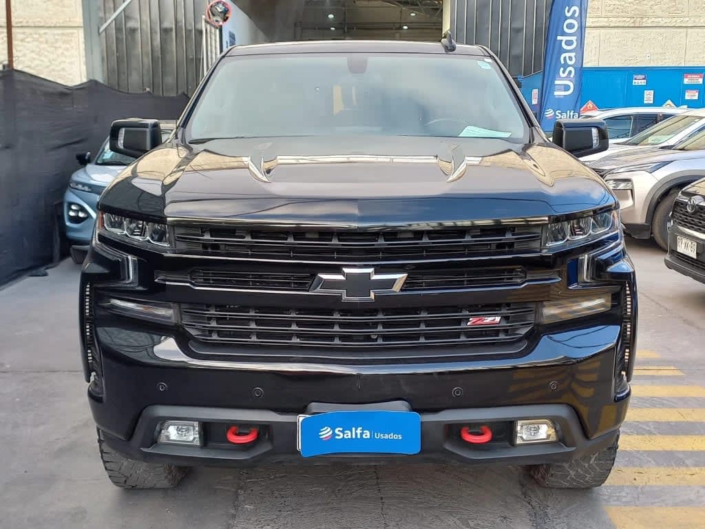 2022 Chevrolet Silverado 5.3 Negro - Miniatura 2