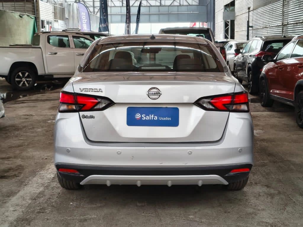 2025 Nissan Versa 1.6 Plata - Miniatura 6