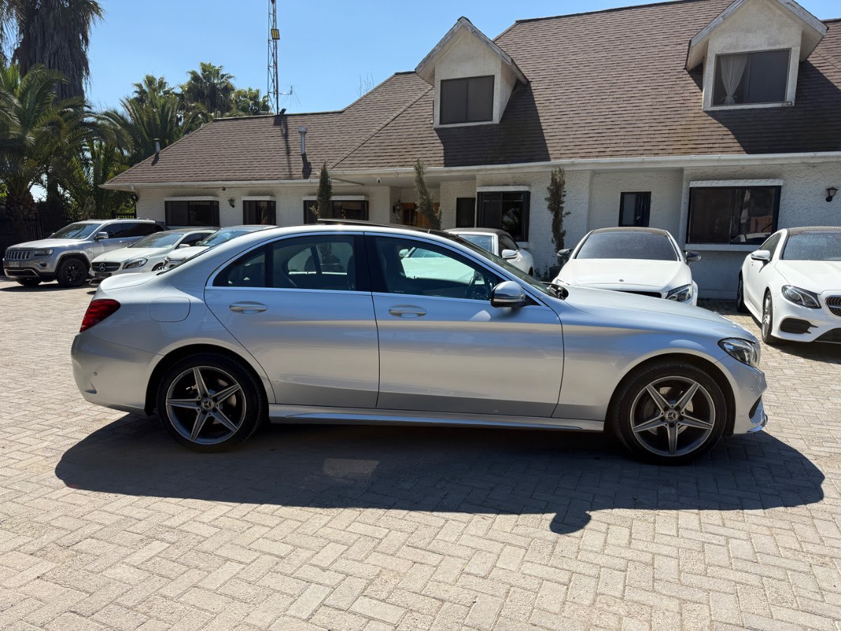 2018 Mercedes-Benz C200 2.0 Gris - Miniatura 3
